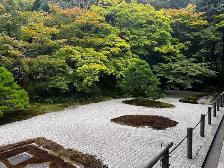 【京都・南禅寺界隈を歩く！】富と歴史が織りなす別世界へ。別荘群、ブルーボトル、水路閣、山門…見どころ満載ガイド TABIAJI 旅味